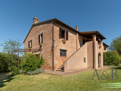 Rustico con terrazzo a Castiglione del Lago