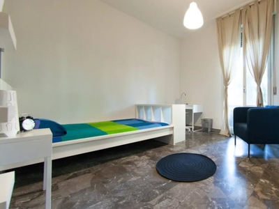 Stanza in affitto in appartamento con 4 camere da letto a Bologna