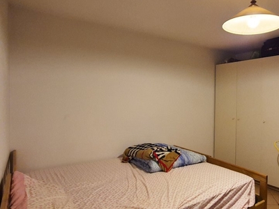 Stanza in appartamento con 3 stanze da letto a Trento