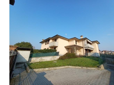 Casa indipendente in vendita a Ospedaletto Lodigiano, Via Matteotti 20
