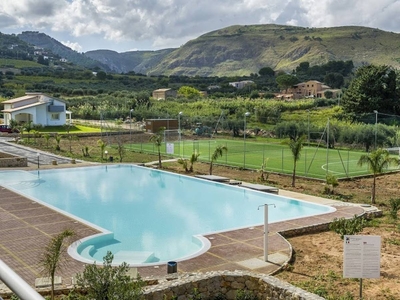 Villa 'Serena' con vista mare, Wi-Fi e aria condizionata