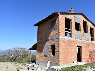 Casa indipendente con giardino a Gambassi Terme