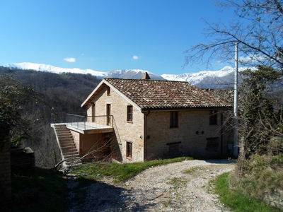 Casa indipendente con terrazzo, Comunanza montana
