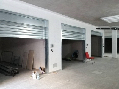 Garage in vendita a Bari via Gioacchino Toma