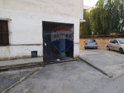 Garage in vendita a Mattinata via Don Luigi Sturzo, 1