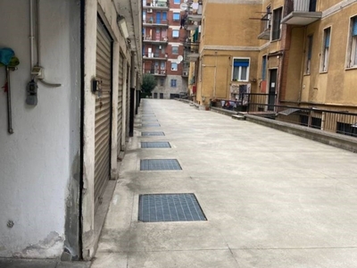 Garage in vendita a Milano via Tolmezzo, 12