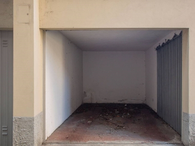 Garage in vendita a Milano viale s. Gimignano, 13, 20146 Milano mi, Italia