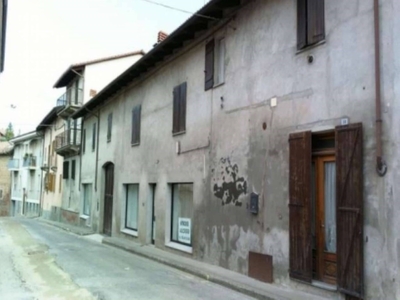 Garage in vendita a Montechiaro d'Asti via Mairano, 50-52