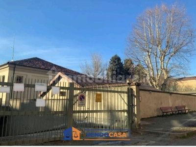 Garage in vendita a Rivoli via Lipari, 5