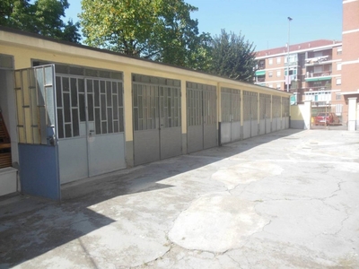 Garage in vendita a Rivoli via Sangone, 14