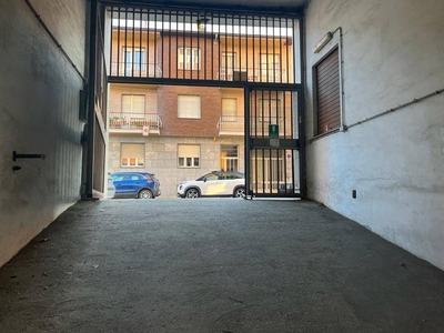 Garage in vendita a Torino via Valentino Carrera, 168/a