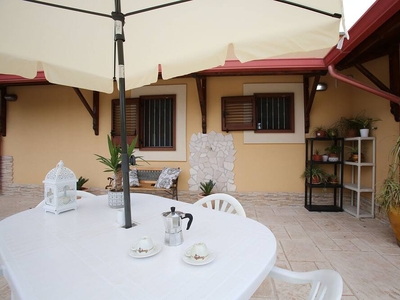 At Casa di Isor 5 minutes from the beach the oasis of Torre Guaceto