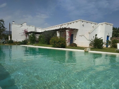 Camere private in rifinita Masseria pugliese, piscina sfioro, Savelletri Fasano