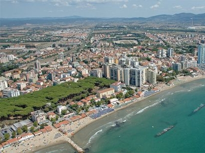 Negozio in vendita a Follonica