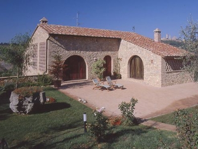 Stabile/Palazzo con giardino a San Gimignano