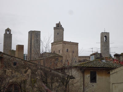Stabile/Palazzo con giardino a San Gimignano