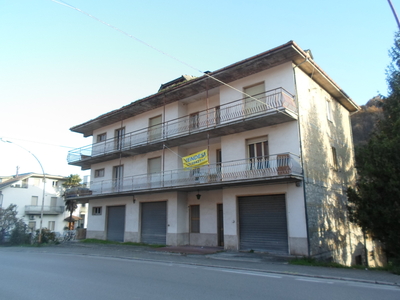 Stabile/Palazzo con terrazzo, Comunanza centrale , centro storico