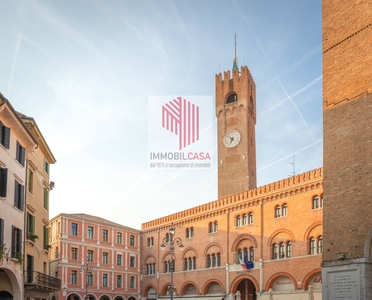 Stabile/Palazzo con terrazzo, Treviso centro storico