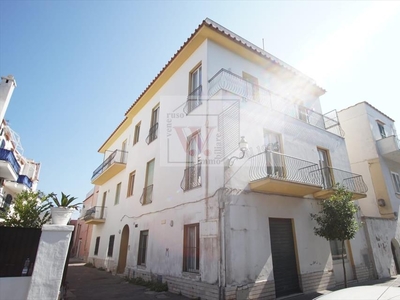 Stabile/Palazzo da ristrutturare in corso vittorio colonna 9, Ischia