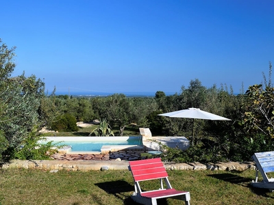 Trullo delle Fate, magica dimora tipica vista mare, ampio giardino con piscina