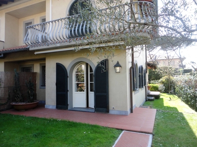 Villa arredata in affitto, Montignoso cinquale