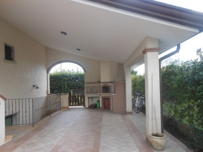 Villa con giardino a Camaiore