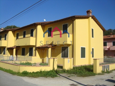 Villa nuova a Borgo a Mozzano