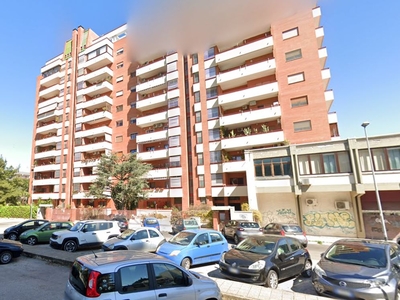 Appartamento di 4 vani /120 mq a Bari - Poggiofranco