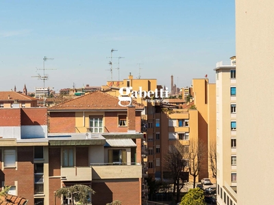 Appartamento di 90 mq in vendita - Bologna