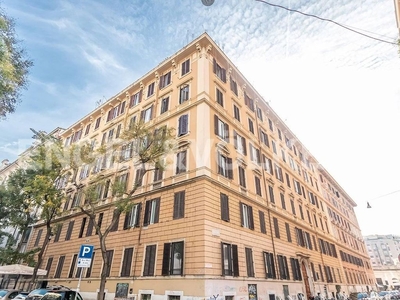 Appartamento di lusso di 100 m² in vendita Via Caio Mario, Roma, Lazio