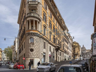 Appartamento di lusso di 188 m² in vendita Via di Santa Maria Maggiore, Roma, Lazio