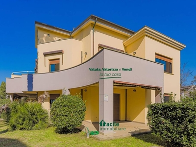 Appartamento di lusso di 300 m² in vendita Via dei Mughetti, 7, Nettuno, Roma, Lazio