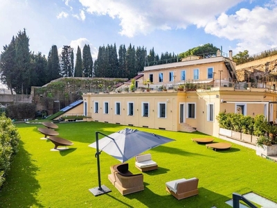 Appartamento di lusso di 650 m² in vendita Via Locri, Roma, Lazio