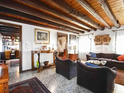 Appartamento di lusso in vendita Fondamenta delle Zattere Al Ponte Longo, Venezia, Veneto
