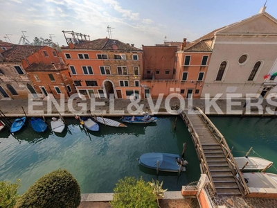 Appartamento di prestigio di 120 m² in vendita Fondamenta Santa Eufemia, Venezia, Veneto