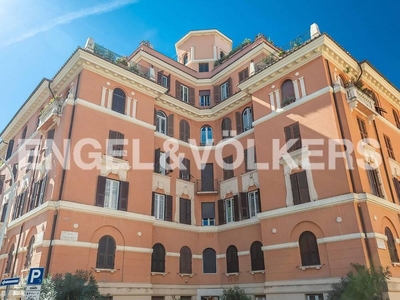 Appartamento di prestigio di 140 m² in vendita Largo Tenente Bellini, Roma, Lazio