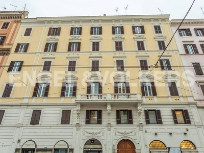 Appartamento di prestigio di 178 m² in vendita Via Emanuele Filiberto, Roma, Lazio