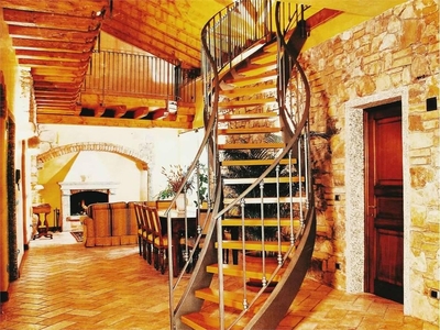Appartamento di prestigio di 340 m² in affitto Albavilla, Lombardia