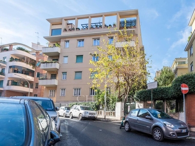 Appartamento di prestigio in vendita Via Alessandro Serpieri, Roma, Lazio