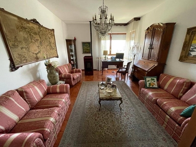 Appartamento in Vendita a Alessandria, zona Cristo, 130'000€, 140 m²