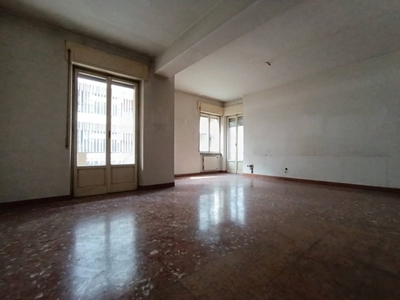Appartamento in Vendita a Pescara, zona Centro, 1'000€, 155 m²
