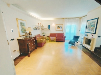 Appartamento in Vendita a Teramo, zona Putignano, 165'000€, 140 m²