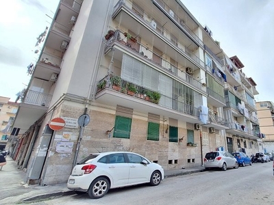Appartamento in Via Seconda Traversa Maglione, Napoli (NA)