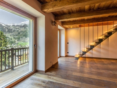 Attico di prestigio di 167 mq in vendita Via Beniamino Donzelli, 31, Courmayeur, Valle d’Aosta