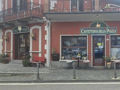 Bar in vendita a Castagnole delle Lanze piazza San Bartolomeo, 6