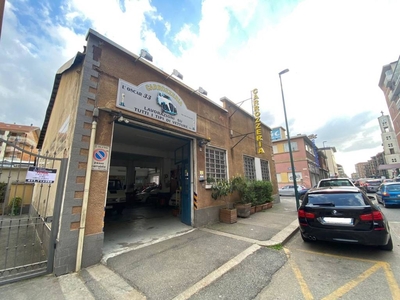 Capannone Industriale in vendita a Torino via Vandalino, 33