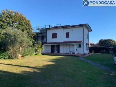 Casa di 183 mq in vendita Via Luigi Pirandello, 196, Seravezza, Lucca, Toscana