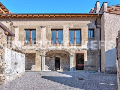 Casa di lusso in vendita Primaluna, Lombardia