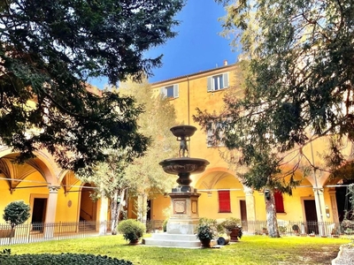 Casa di prestigio in vendita Via Giuseppe Garibaldi, Bologna, Emilia-Romagna