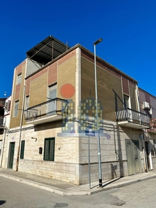 Casa indipendente di 6 vani /125 mq a San Ferdinando di Puglia (zona CENTRO)